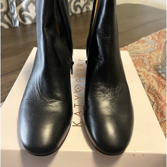 Leather Katy Perry Black Booties, so Cute! - Picture 7 of 7